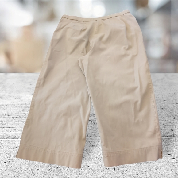 Westbound woman khaki color Capri size 16W - Picture 9 of 11